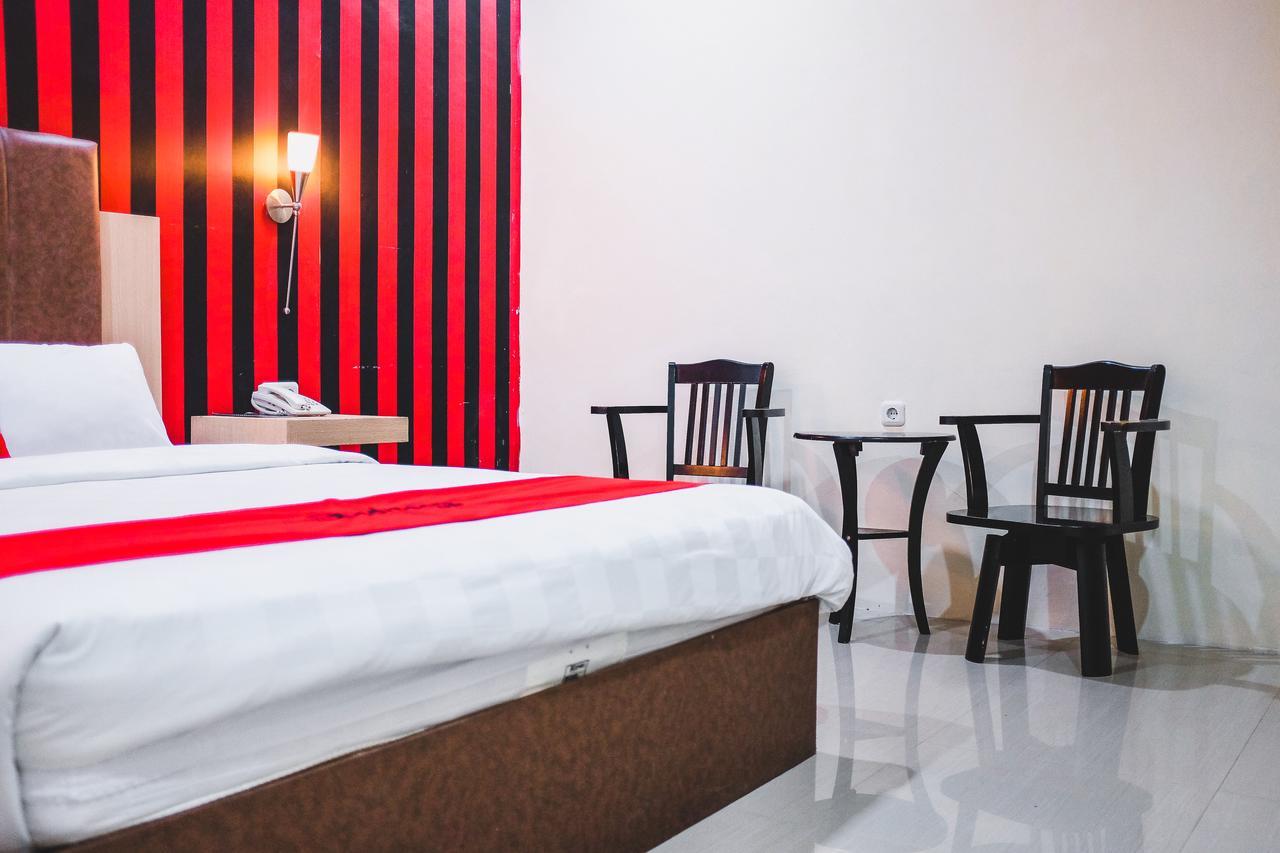 Reddoorz Plus Near Mall Panakukang Makassar Exterior foto